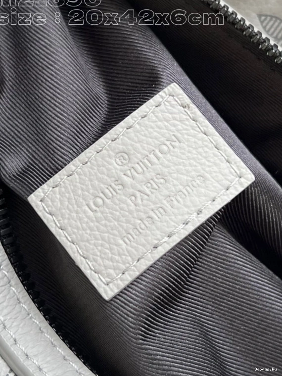 VUITTON LOUIS Duo Slingbag-20*42*6cm 0129